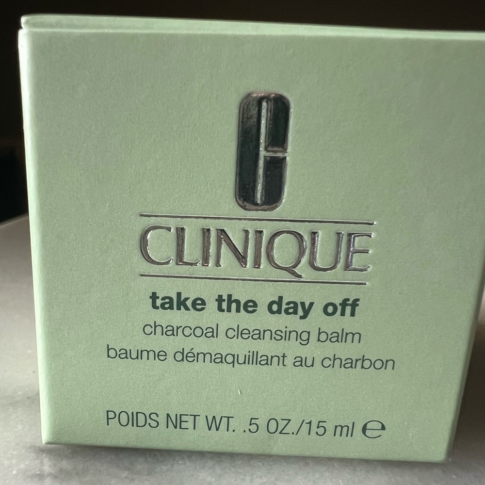 🌟Clinique Take the day off Charcoals Cleansing Balm